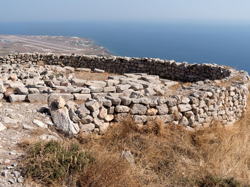 Mycenaean Influences on Thera