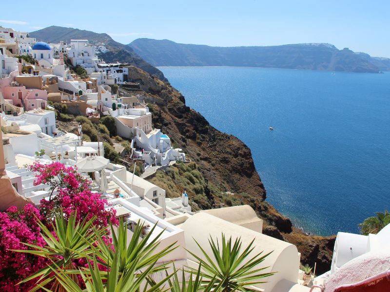 Luxury Beach Retreats in Santorini