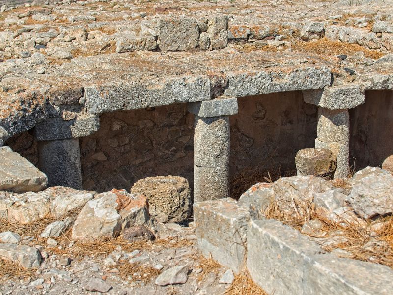 Mycenaean Influences on Thera