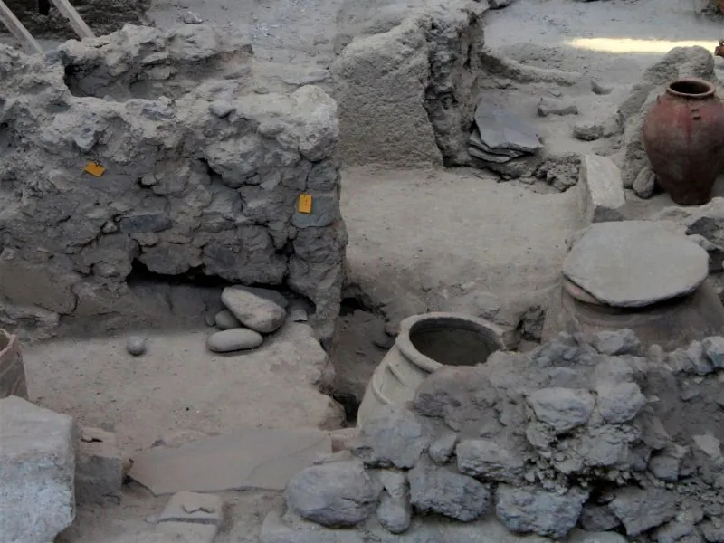 Telchines Street in Akrotiri